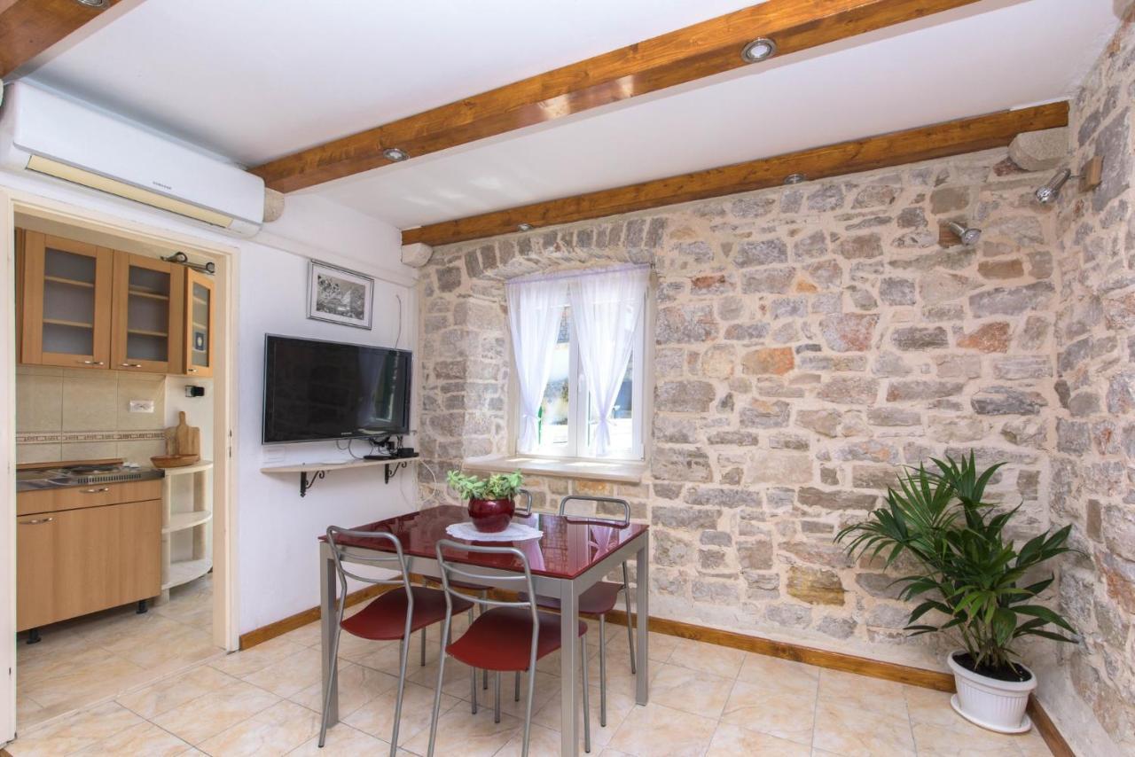 Deziderio Apartment Stomorska Luaran gambar