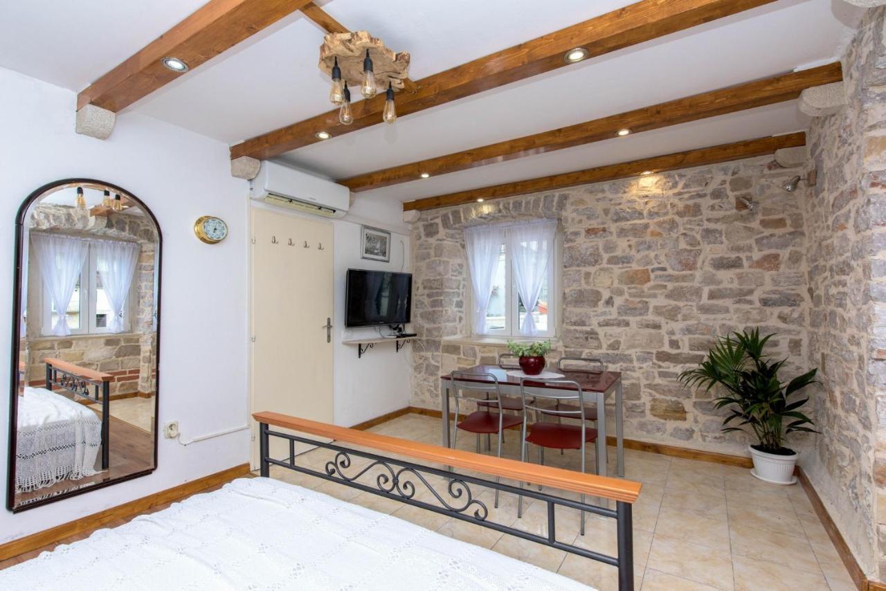Deziderio Apartment Stomorska Luaran gambar